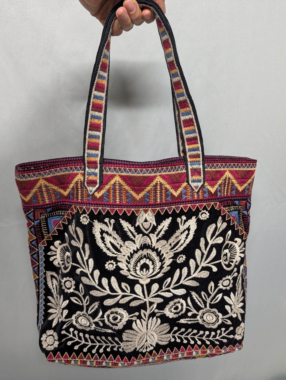 Johnny Was 🪷Embroidered Floral Tote Bag
